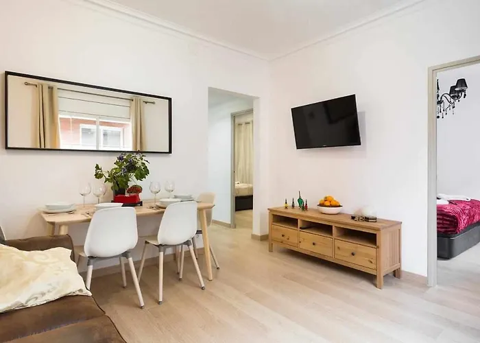 Eduardo Apartment
