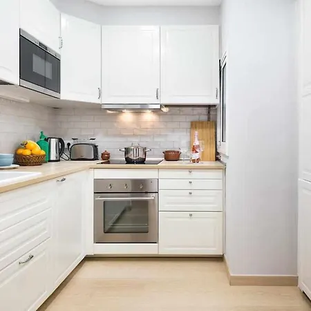 Eduardo Apartment