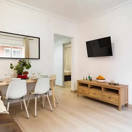 Eduardo Apartment