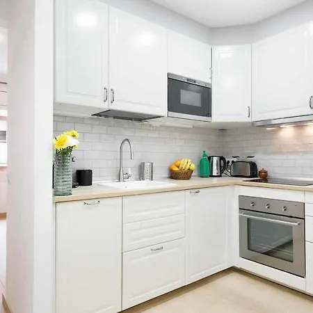 Eduardo Apartment
